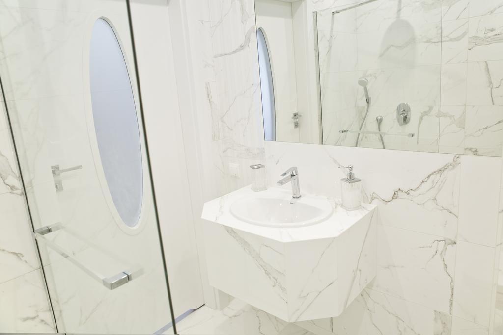 Elegant City Center Apartment 7B Краків Екстер'єр фото