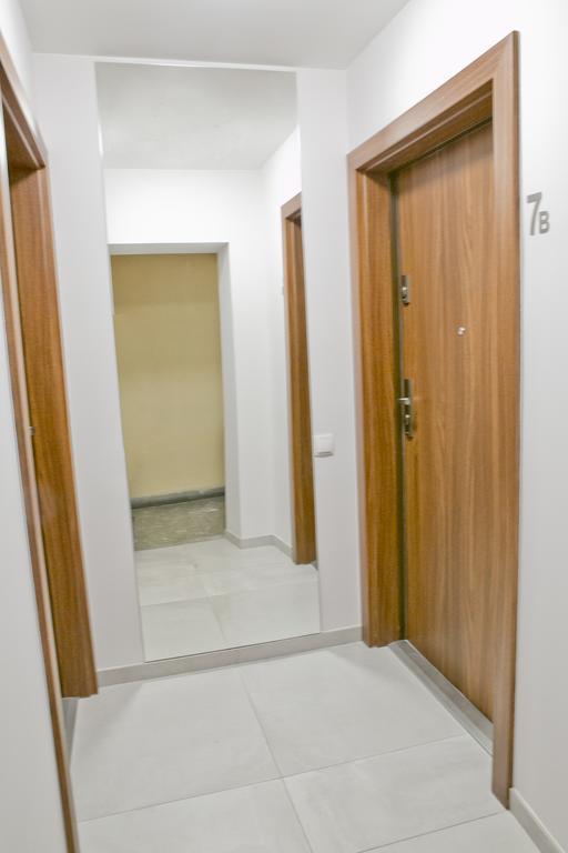 Elegant City Center Apartment 7B Краків Екстер'єр фото